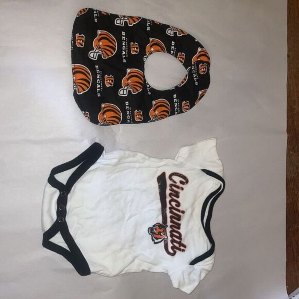 NFL Licensed Cincinnati‎ Bengals Body Suit And Bib